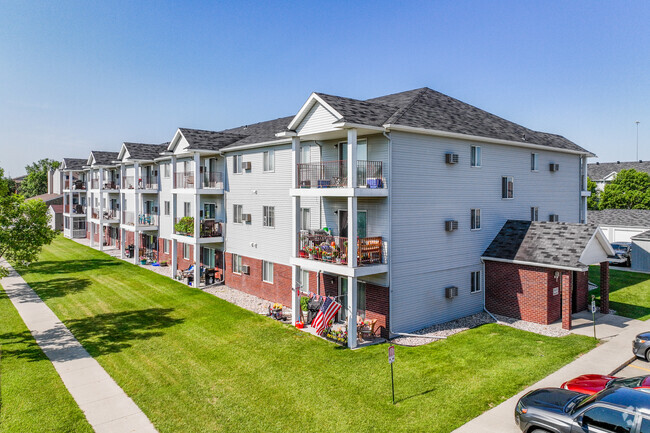 Building Photo - Royal Oaks Apartments