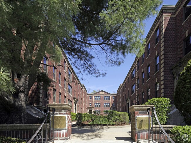 Building Photo - 94-102 Longwood Ave