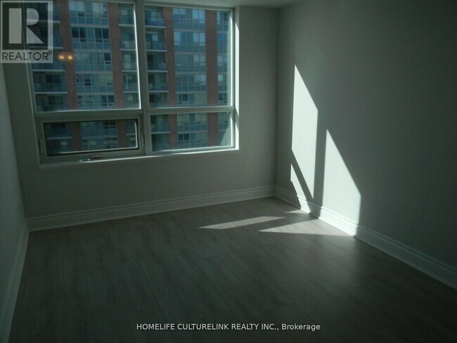 Building Photo - 55 S Town Centre Blvd