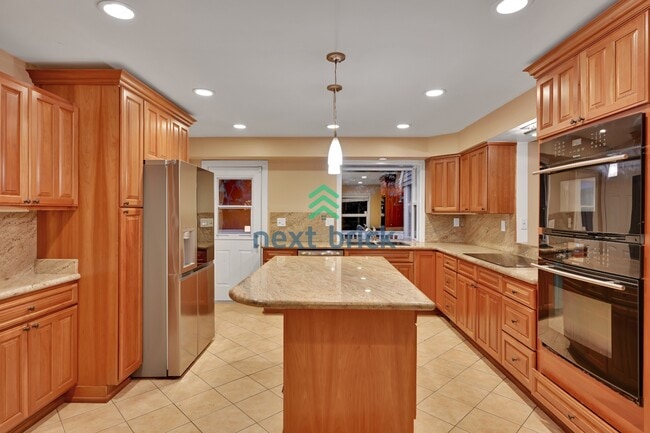 Foto del edificio - Stunning Bellevue Home for Rent