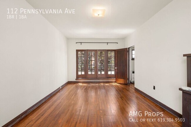 Foto del edificio - Updated second story apartment in Hillcres...