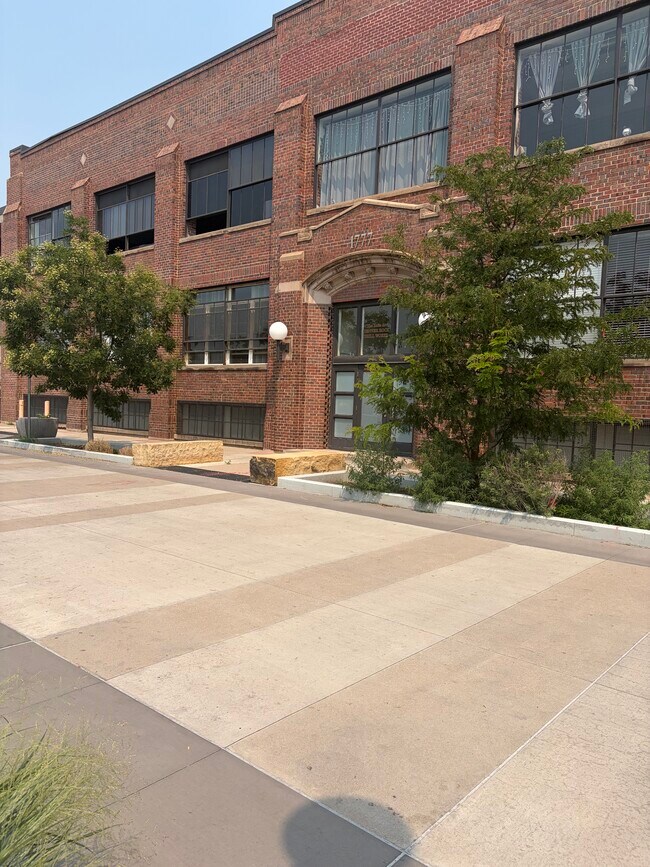 Foto del edificio - 1777 E 39th Ave