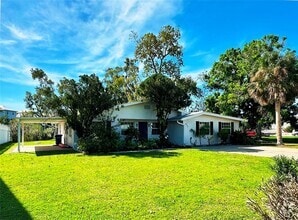 Building Photo - 812 Bayview Dr