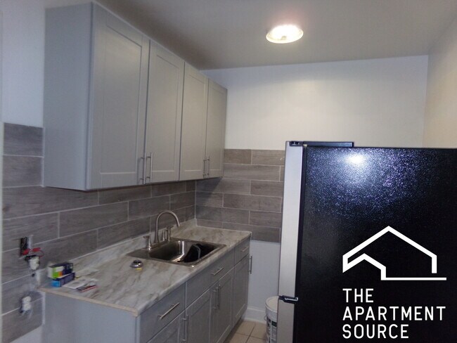 Foto del edificio - 1619 W Morse Ave