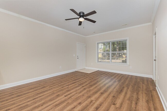 Foto del edificio - 2BR Condo in Cornelius