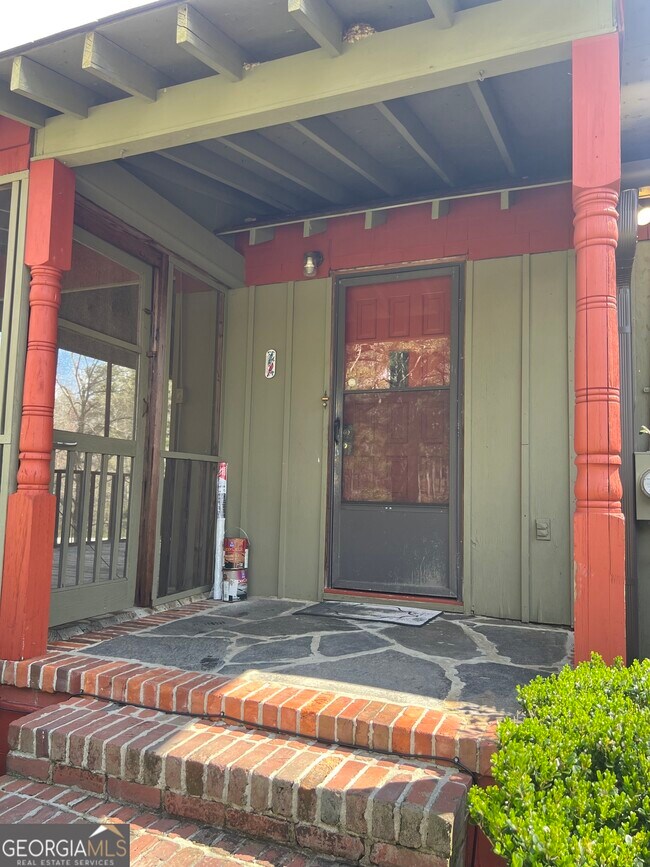 Building Photo - 115 Old Stone Rd