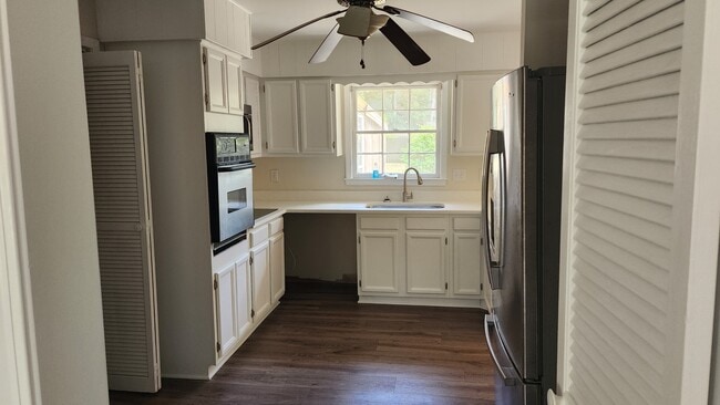 Photo - 900 Trowman Ln House