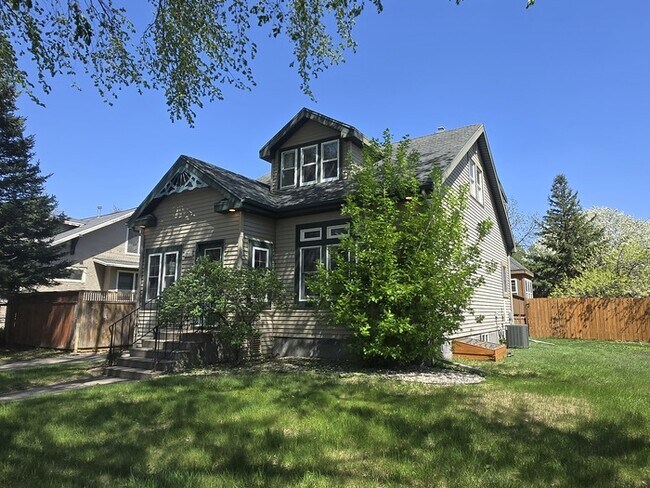 Foto del edificio - 1011 Cottonwood St