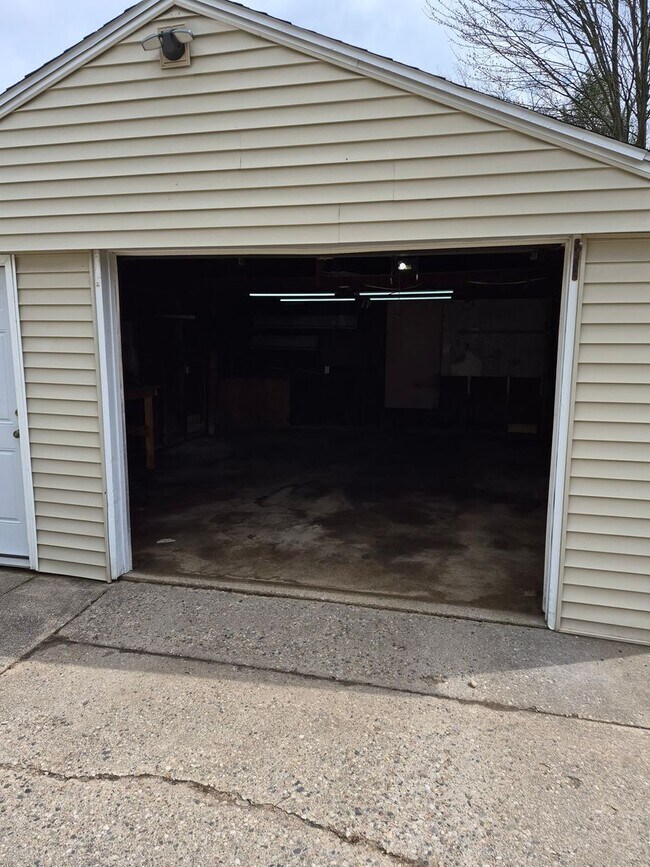 Foto del edificio - 4636 Wakefield Ave NE