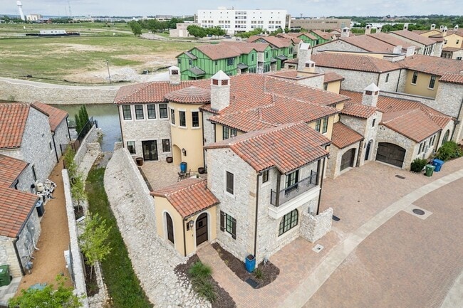 Photo - 28 Comillas Dr House