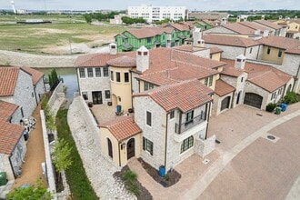 Building Photo - 28 Comillas Dr