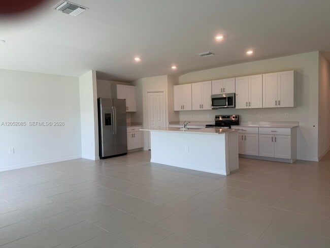 Building Photo - 17332 CANTU Ct