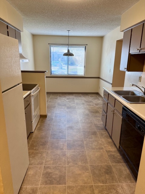 Foto del edificio - 40 Providence Dr