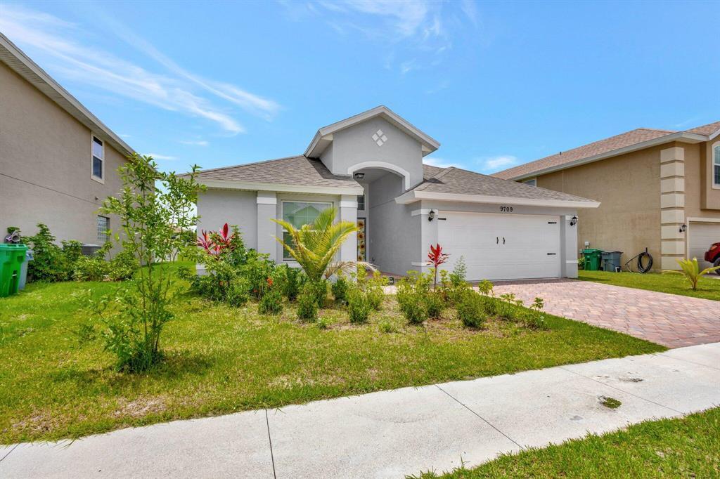 Foto principal - 9709 Starboard Dr