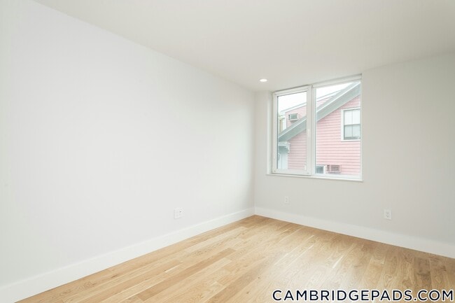 Foto del edificio - 334 Harvard St