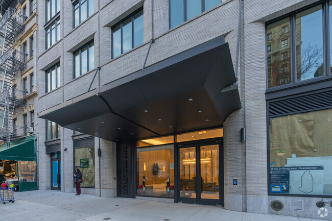 Building Photo - 2505 Broadway