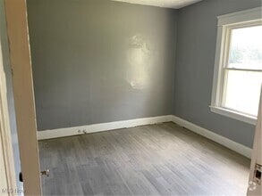 Building Photo - 13321 Gainsboro Ave