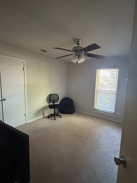 Building Photo - Walk to Campus from This Spacious 3BR/2BA Home (Shared Housing)