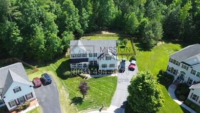 Building Photo - 5106 Timsbury Pointe Dr