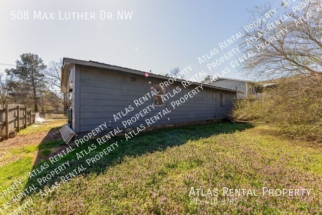 Foto del edificio - 508 Max Luther Dr NW