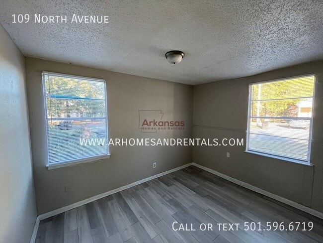 Building Photo - 109 North Ave