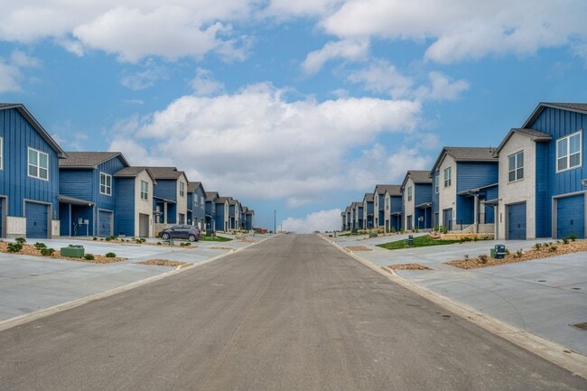 Building Photo - Where Style Meets Comfort: Elevate Your Living Experience