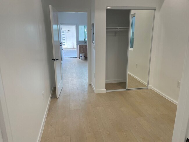 Foto del edificio - 1376 Edgecliffe Dr