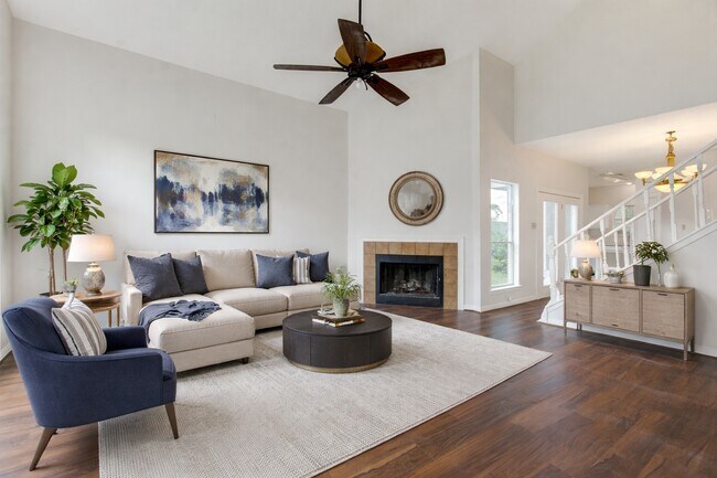 Building Photo - 308 N Ranch House Rd