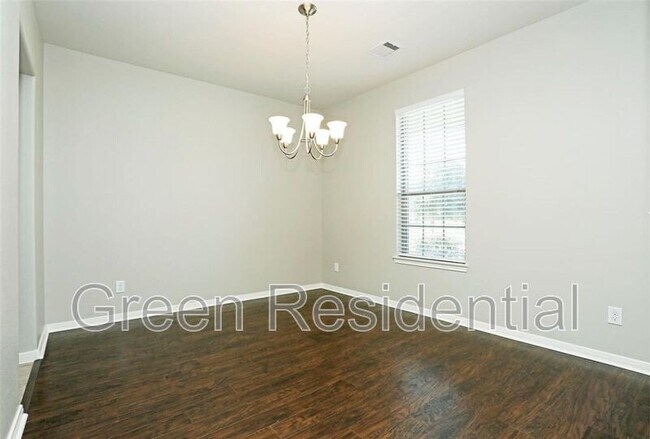Foto del edificio - 1123 Cloud Croft Ln