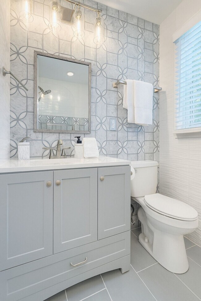 Foto del edificio - 445 Short Hills Dr