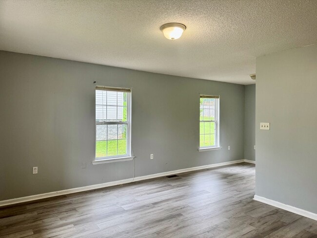 Building Photo - 3104 Sonya Dr NW