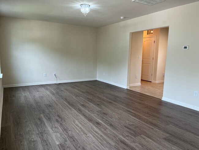 Foto del edificio - Charming Knightdale Residence, Available Now!