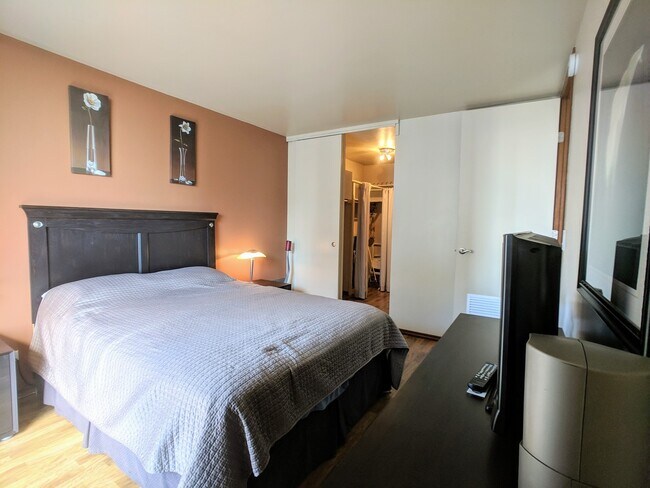 Foto del edificio - PAVILION AT WAIKIKI FULLY FURNISHED 1BD/1BA/1PK CENTRAL AC