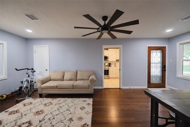 Foto del edificio - 4417 Cherry St