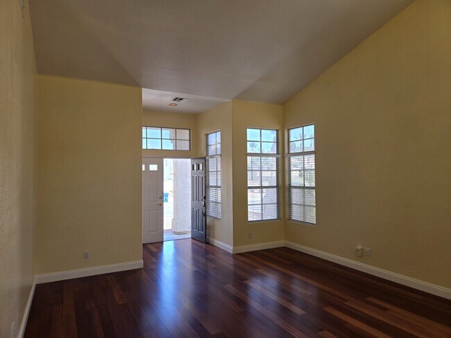 Building Photo - 8417 San Ramon Dr