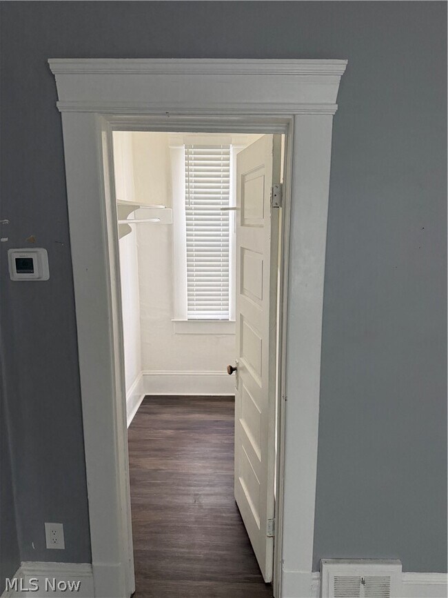 Foto del edificio - 3694 E 57th St