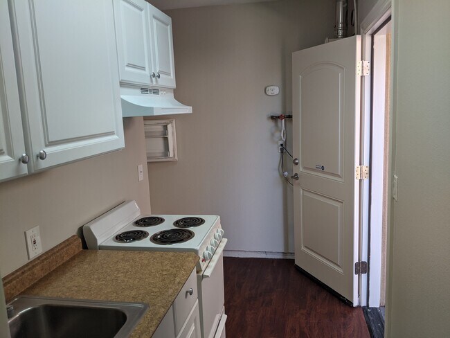 Foto del edificio - 3317 Kuykendall Pl