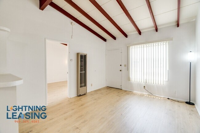 Foto del edificio - 7910 Willis Ave