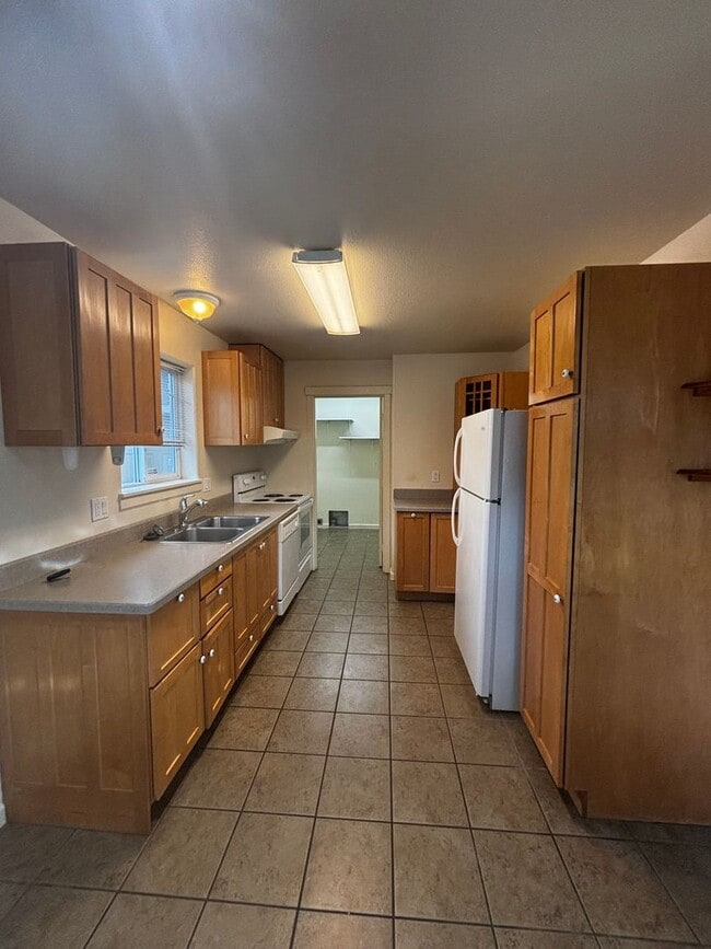 Building Photo - cle11