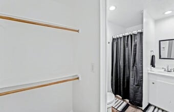 Building Photo - 12918 Peggys Ln