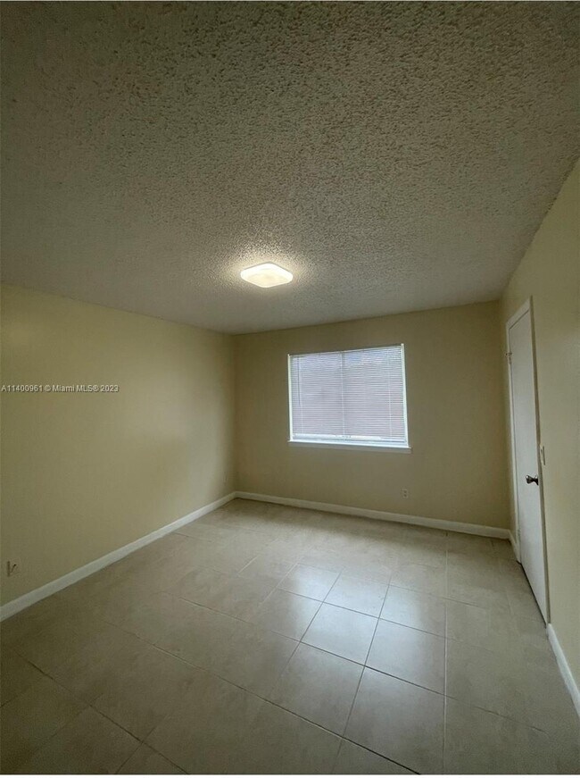 Building Photo - 356 SW 83rd Way