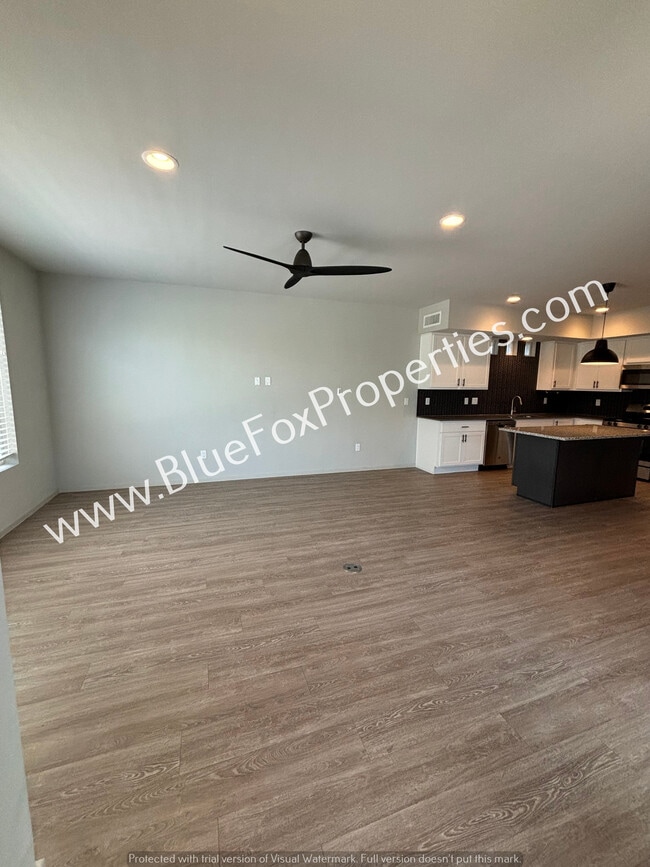Building Photo - 8671 E Ultra Dr
