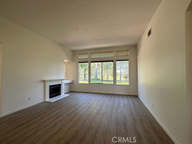 Foto del edificio - 236 Downey Ln