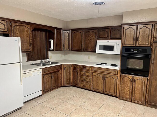 Foto del edificio - 1344 Meadow Ln