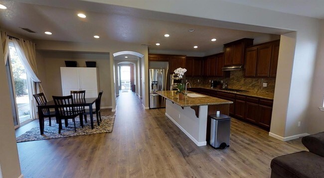 Foto del edificio - 590 West Sombra Way - 1