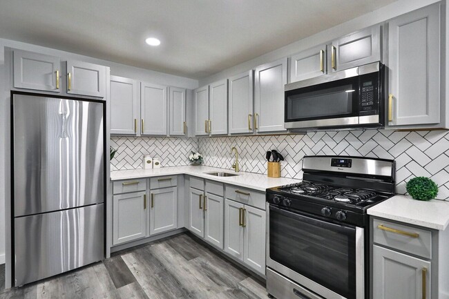 Kitchen-Renovated - Park Terrace Apartments