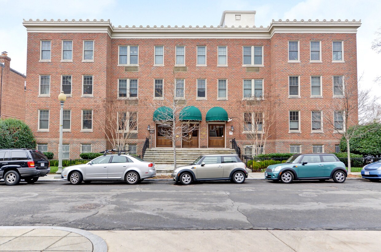 Foto principal - 2410 20th St NW