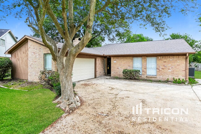 Building Photo - 7022 Sandy Knolls Dr