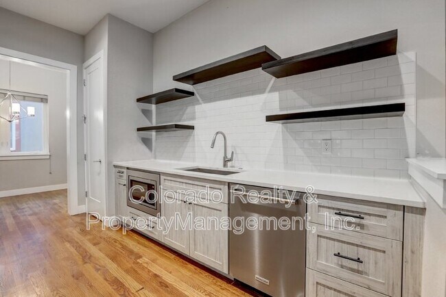 Building Photo - 927 Inca St