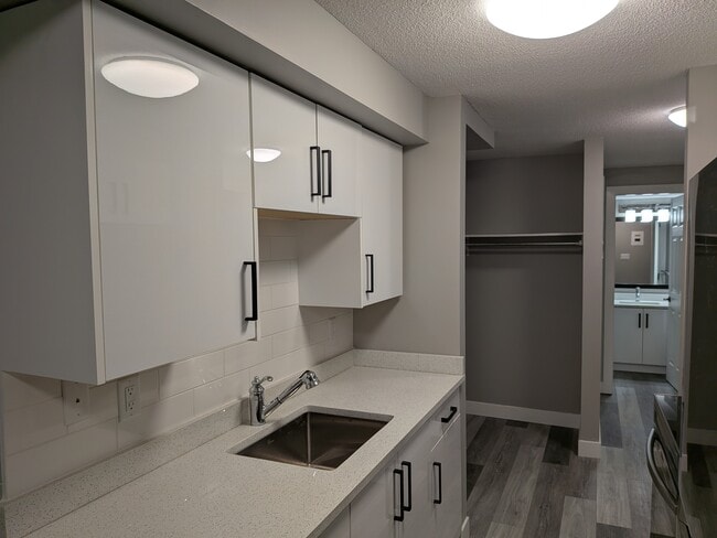 Building Photo - 46117 Gore Ave